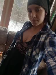 Who doesn't love a glam witch 🖤