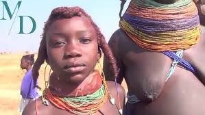 Empat orang memegang ilustrasi tombak, suku afrika asli amerika di amerika serikat, perempuan afrika bekerja, budaya, wanita asesoris png. Detail Gambar Mengenal Siddi Suku Asli Afrika Yang Terjebak Di Pedalaman I