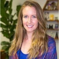 Stephanie Dunbar's Instagram, Twitter & Facebook