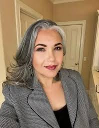 Today is my 42nd birthday, no husband, no children, I baked the cake by  myself… 💔