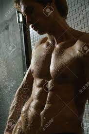 Bilder nackter mann duscht