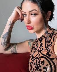 Jasmine Damerval's Instagram, Twitter & Facebook