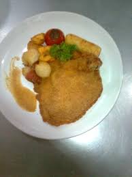 Chicken Maryland With Corn And Banana Fritters Potato Croquette Bacon And Grilled Tomatoes Potato Croquettes Banana Fritters Grilled Tomatoes