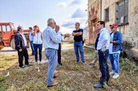 Η κυβέρνηση της νέας δημοκρατίας θέλει να εφαρμόσει τις αρχές του κράτους δικαίου ώστε οι πολίτες να αισθάνονται ασφάλεια και να. Kwstas Skrekas Egkairh Kai Dikaih Apozhmiwsh Twn Agrotwn Trikalavoice