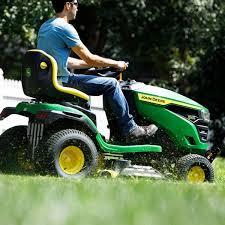 John deere offers a complete line of lawn and garden equipment to meet all of your maintenance needs. John Deere S160 48 In 24 Hp V Twin Els Gas Hydrostatic Lawn Tractor Bg21211 The Home Depot