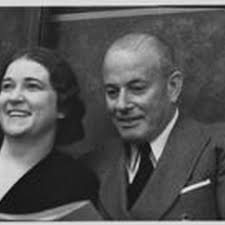 Ray Splivalo supports his wife Rheba Crawford in a defamation lawsuit, Los  Angeles, 1935 — Calisphere