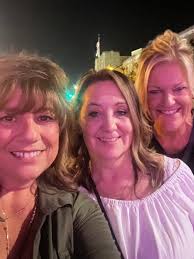 I saw a few classmates at the street dance last night!💜great to catch up!