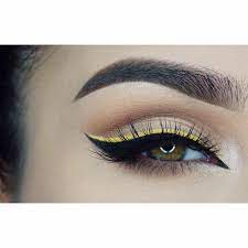 Delineador De Ojos Amarillo Trucos Para Una Mirada De Impacto Sombras De Ojos Ojos Amarillos Delinear Ojos