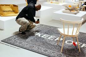 Mit einem kuscheligen teppich an den füßen. Virgil Abloh Designt Kollektion Fur Ikea Ikea Teppich Ikea Teppich Kaufen