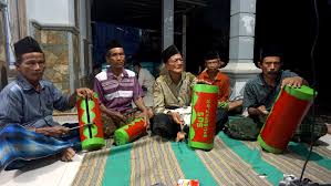 Uji rashid (dilahirkan sebagai fuziah binti haroun al rashid) merupakan seorang penyanyi dan pelakon wanita dari malaysia yang terkenal. Vubtoxb1gelbrm