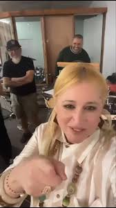 Psicóloga Nahomi Martínez Laboy Carlos Manuelle Desde novios vi en ustedes  el inmenso amor que se tienen el uno al otro . Nahomi ha demostrado ser una  gran esposa, que te ama ,