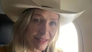 Danielle Westcott's Instagram, Twitter & Facebook