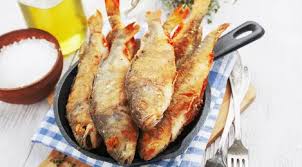 Cara goreng ikan mas biar garing. Cara Menggoreng Ikan Agar Tidak Lengket Simak 4 Tipsnya Lifestyle Fimela Com