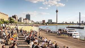 / ˈ d ʊ s əl d ɔːr f /, us: Dusseldorf In Half A Day