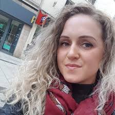 Do you include one color gel polish in you builder gel Manicure or charge  it separately? 🤔