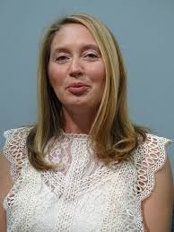 American fine artist Eva Volf and her artworks