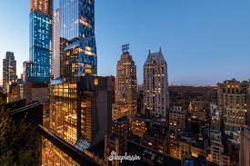 World's most beautiful cities that never sleeps, during the night our world come up with some beautiful cities which are glowing world surface with lights. Great Night Photos Of Beautiful New York City Buildings