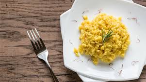 Accendete il fuco a fiamma bassa e fate sciogliere metà del burro all'interno della pentola. Come Fare Il Risotto 10 Dritte Per Ottenere La Perfezione