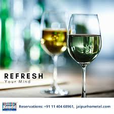 The Perfect Place To Be Chilled Out At Jaipur Chillbar Enjoy Every Bit Of It Along With Few Glasses Of Sparkling Beverages Chill Bar Chill Alcoholic Drinks