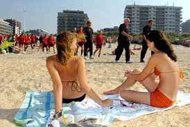 There it borders france, whic. Cote Belge La Plage De La Panne En Code Orange Soit Tres Chargee Le Soir