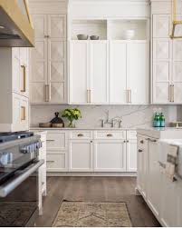 Design Trend 2018 Two Toned Kitchens Becki Owens In 2020 Classy Kitchen Kitchen Cabinet Trends Kitchen Style