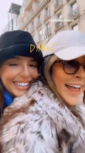 You make me feel like I'm living teenage dream. ❤️ #casal #amor #🏳️‍🌈👭  #lauanaprado #veronicaschulz #namoradas🌈 #foryoupage #fyp