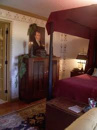 Modern bedrooms are all about function so whether you re decorating a large master bedroom or a tiny space modern style is meant to work. 900 Early American Decorating Ideas Early American Decorating Primitive Decorating Colonial Decor