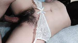 Owłosiona cipka rucha się mocno i szybko w pozycji misyjnej | xHamster