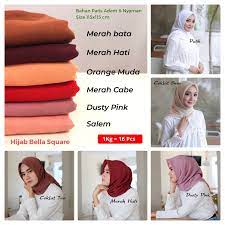 Buat kalian yg menyukai tampilan feminim, memadukan jilbab pink dengan baju coklat susu bisa menjadi pilihan alternatif yg tepat lho. 20 Trend Terbaru Bella Square Warna Coklat Tua Mede Linmin