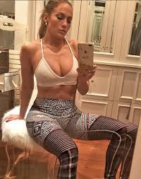 Jennifer Lopez Instagram: Followers go wild as busty star flashes ...
