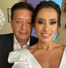 Felicidades a todos los papás en su día. Que sea un día de mucho amor y  cariño. #diadelpadre #fathersday