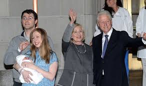 يتواجد الناديان حاليا في المربع الذهبي للدوري الإنجليزي والذي تأهل كل أضلاعه إلى دوري أبطال أوروبا مباشرة حيث يحتل نادي تشيلسي المركز الثالث بعد كلا من ناديي توتنهام. ØªØ´ÙŠÙ„Ø³ÙŠ ÙƒÙ„ÙŠÙ†ØªÙˆÙ† ØªØ¶Ø¹ Ù…ÙˆÙ„ÙˆØ¯Ù‡Ø§ Ø§Ù„Ø«Ø§Ù†ÙŠ Ø§Ù„Ø±Ø§ÙŠ