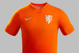 Met een oranje voetbalshirt ben jij klaar om het nederlands elftal te supporten tijdens het ek en/of wk voetbal. Goedkoop Nederlands Elftal Shirt Wk 2014 Kopen