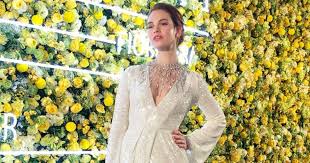 The actress, 31, appears to be embroiled in another marriage crisis as she exits the offices of a relationship counsellor. Lily James To Move To La After Kissing Controversy With Dominic West