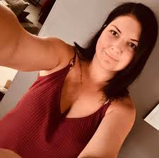 What methods can be used to remove bubbles from resin?