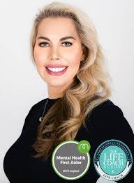 Samantha Watson's Instagram, Twitter & Facebook