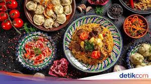 Dalam islam, segala sesuatu yang menyangkut hidup manusia diatur oleh allah swt termasuk mengenai makanan (baca fungsi agama dalam pada dasarnya semua makanan adalah halal namun dapat menjadi haram akibat dua sebab, dan makanan haram dalam islam sendiri dibagi. Makanan Haram Bisa Jadi Halal Saat Keadaan Darurat