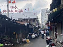 Vì là khu chợ nằm trên trục đường chính, chợ phú nhuận buổi sáng thường có rất đông người ra vào mua bán nên việc lấy mẫu xét nghiệm. 58jqxh4lwybrlm