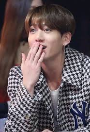 Jungkookie 🐰💜 고스다~