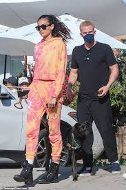 She has perfect figure which measures 32 breast, 23 waists and 34 hips. Cody Simpson Catches Up With Model Kelly Gale And Her Actor Boyfriend Joel Kinnaman In Los Angeles Money Readsector