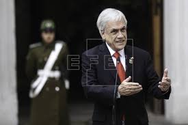 Corte de la haya ha hecho justicia y ha puesto las cosas en su lugar piñera acusó además al presidente boliviano, evo morales, de crear falsas expectativas a su pueblo y hacer perder. La Aprobacion De Pinera En Chile Sube 5 Puntos Al 54 Tras El Fallo De La Haya Latinoamerica Edicion Cono Sur Agencia Efe