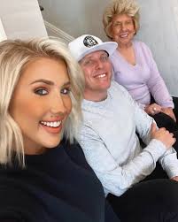 If you are a true fan of mine drop a hi 😘😘