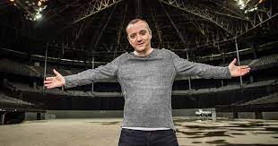 Miguel wiels is een vlaams artiest, componist en producent. Miguel Wiels Gaat 24 Uur Live Met Meer Dan 100 Artiesten In Sportpaleis Zotste Dat Ik Ooit Gedaan Heb Maar Drang Om Live Op Te Treden Is Groot Instagram Hln Hln Be