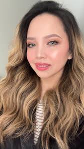 April Flores (@aprilfloresbeauty)