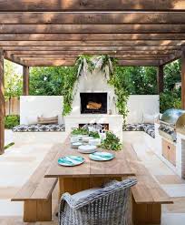 Garden Studio On Instagram This Setting Is So Pretty No Matter The Time Of Year Is Anyone Else Feeling A Little Bit Of F In 2020 Backyard Bbq Grill Design Outdoor
