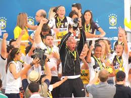 Brazil had a tournament called taça brasil de futebol feminino (women's football brazil trophy, in english) played between 1983, and 1989, followed by in 2007, cbf created the copa do brasil de futebol feminino, a national cup competition and in 2013 a national short tournament league was. Tecnico De Campeao Da Copa Do Brasil Feminina E Assassinado Gazeta Esportiva