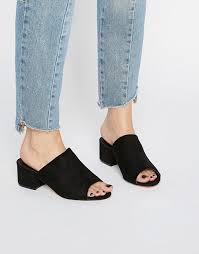 Mit dem 4 cm hohen blockabsatz verleiht das paar jedem outfit einen modernen touch. Mules Mit Absatz 25c626