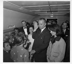 When air force one landed in washington that night (johnson had been sworn in aboard), the new president gave a brief speech, saying i will do my. Lyndon B Johnson Takes The Oath Of Office Pics4learning
