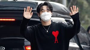 Henry Lau Attending The SBS Cultwo Show With A Textbook Street Casual  Outfit