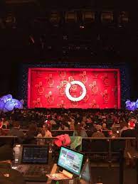 Seuss' how the grinch stole christmas heads to chicago thanksgiving week and then on to new york's madison square garden for most of december, birmingham gets a chance. Dr Seuss How The Grinch Stole Christmas The Musical Fotos